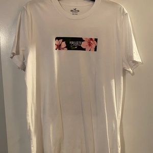 Hollister t shirt